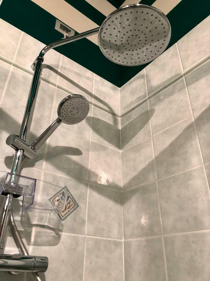 La Via Degli Artisti Apartman Arona Kültér fotó