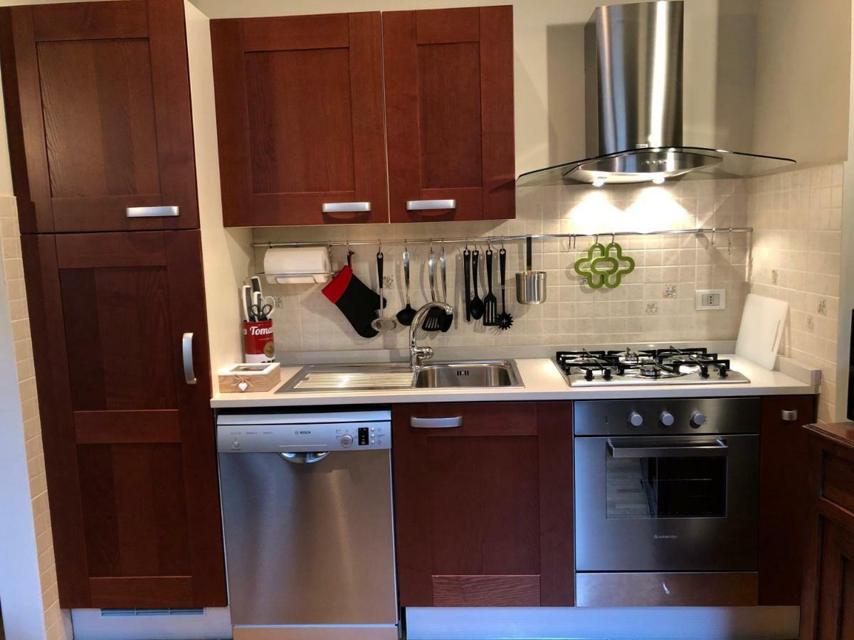 La Via Degli Artisti Apartman Arona Kültér fotó