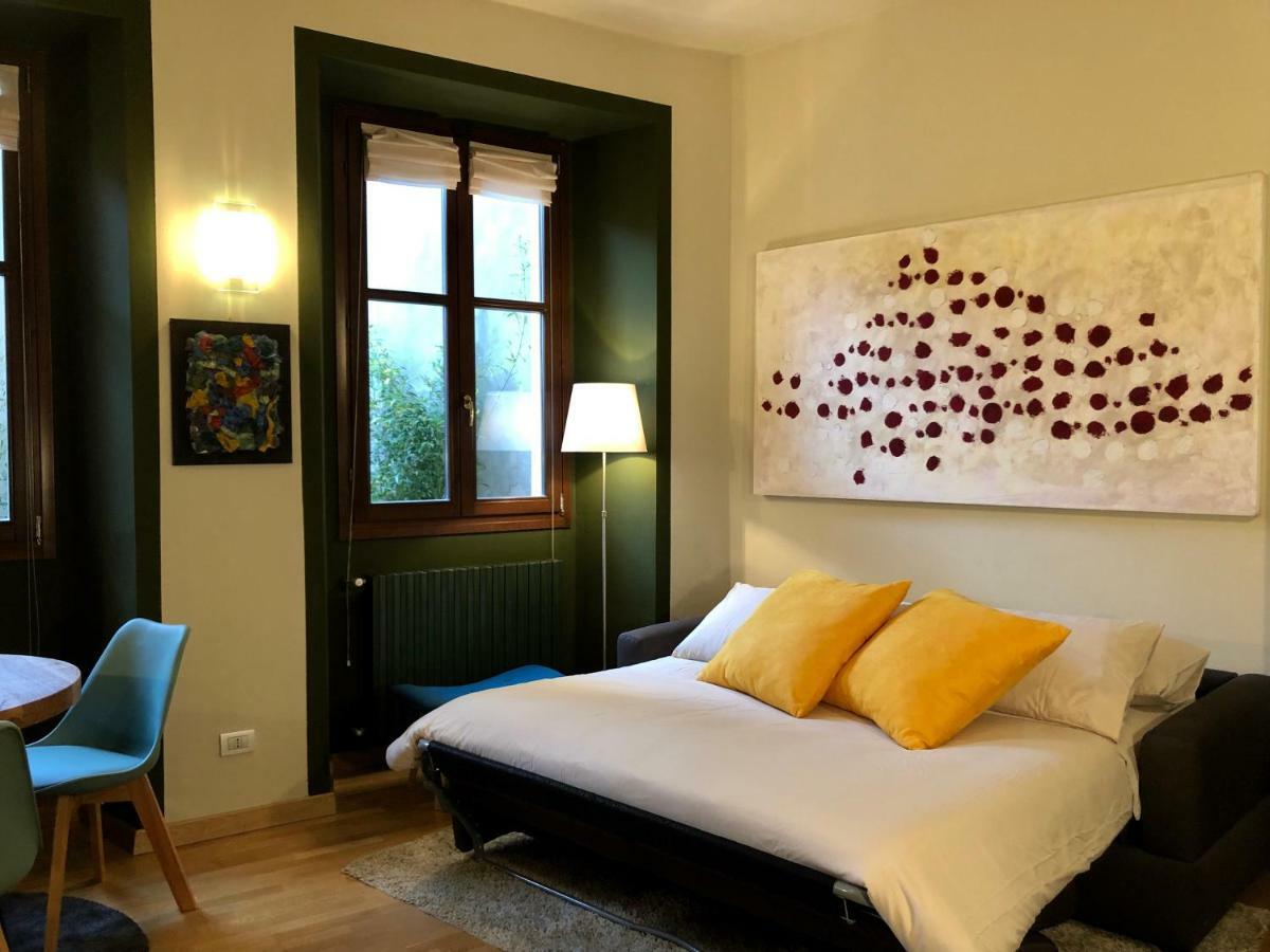 La Via Degli Artisti Apartman Arona Kültér fotó