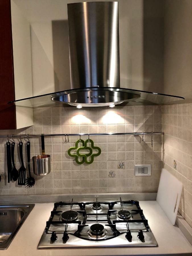 La Via Degli Artisti Apartman Arona Kültér fotó
