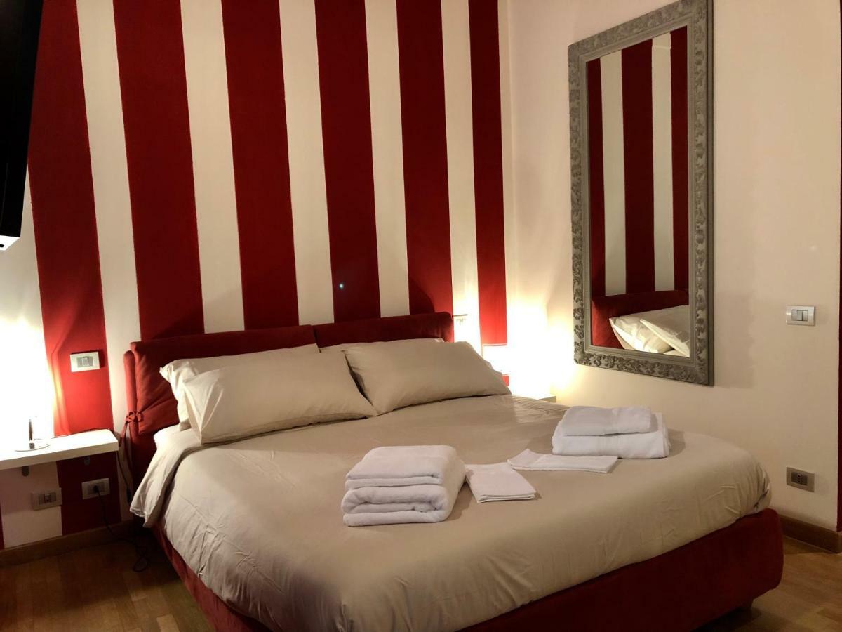 La Via Degli Artisti Apartman Arona Kültér fotó