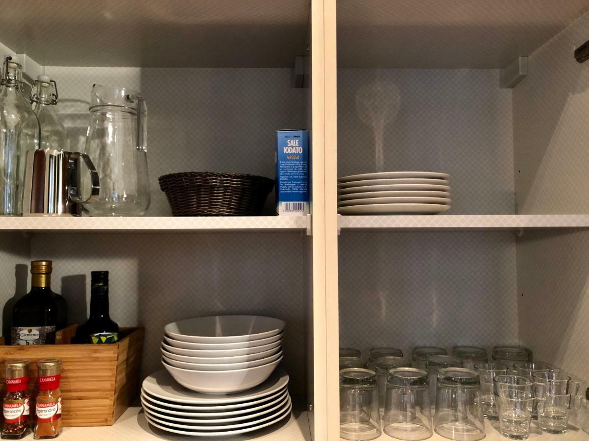 La Via Degli Artisti Apartman Arona Kültér fotó