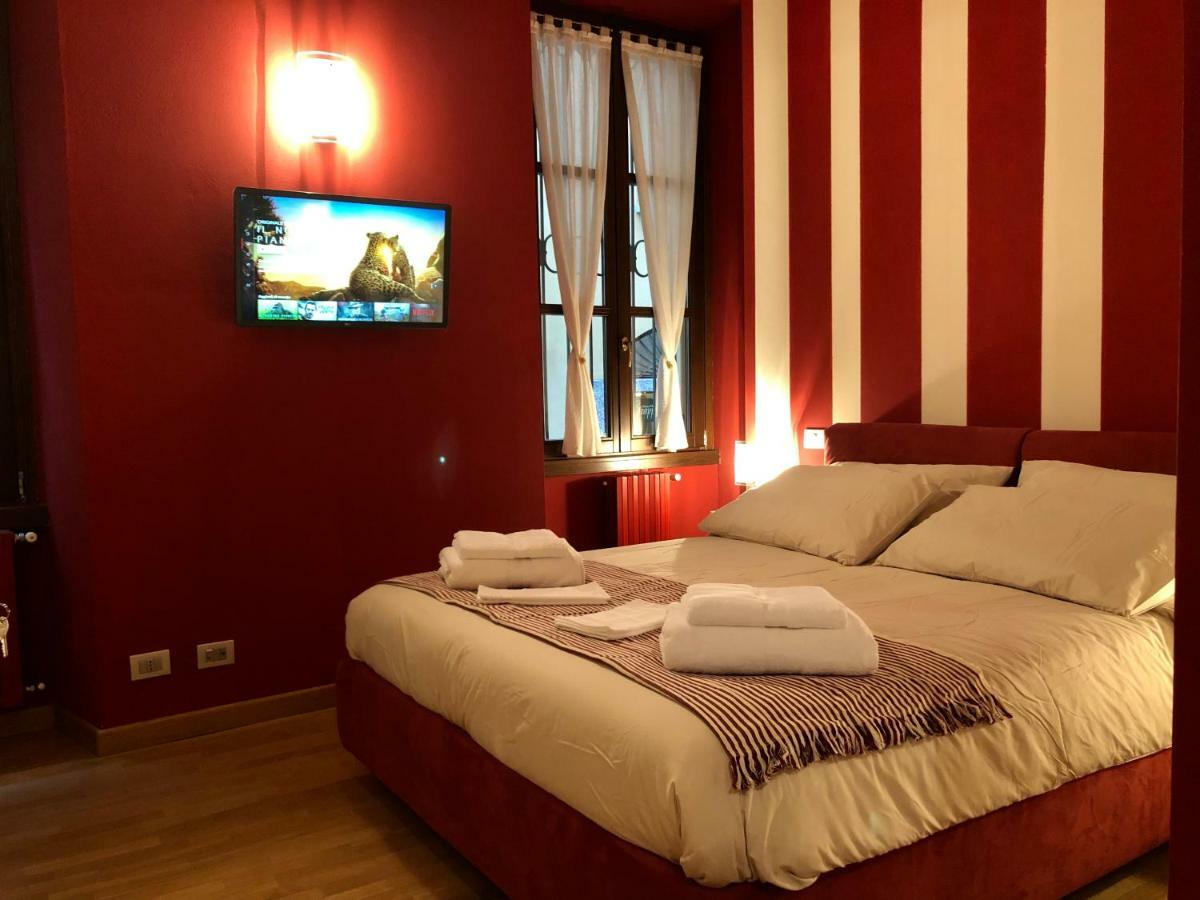 La Via Degli Artisti Apartman Arona Kültér fotó