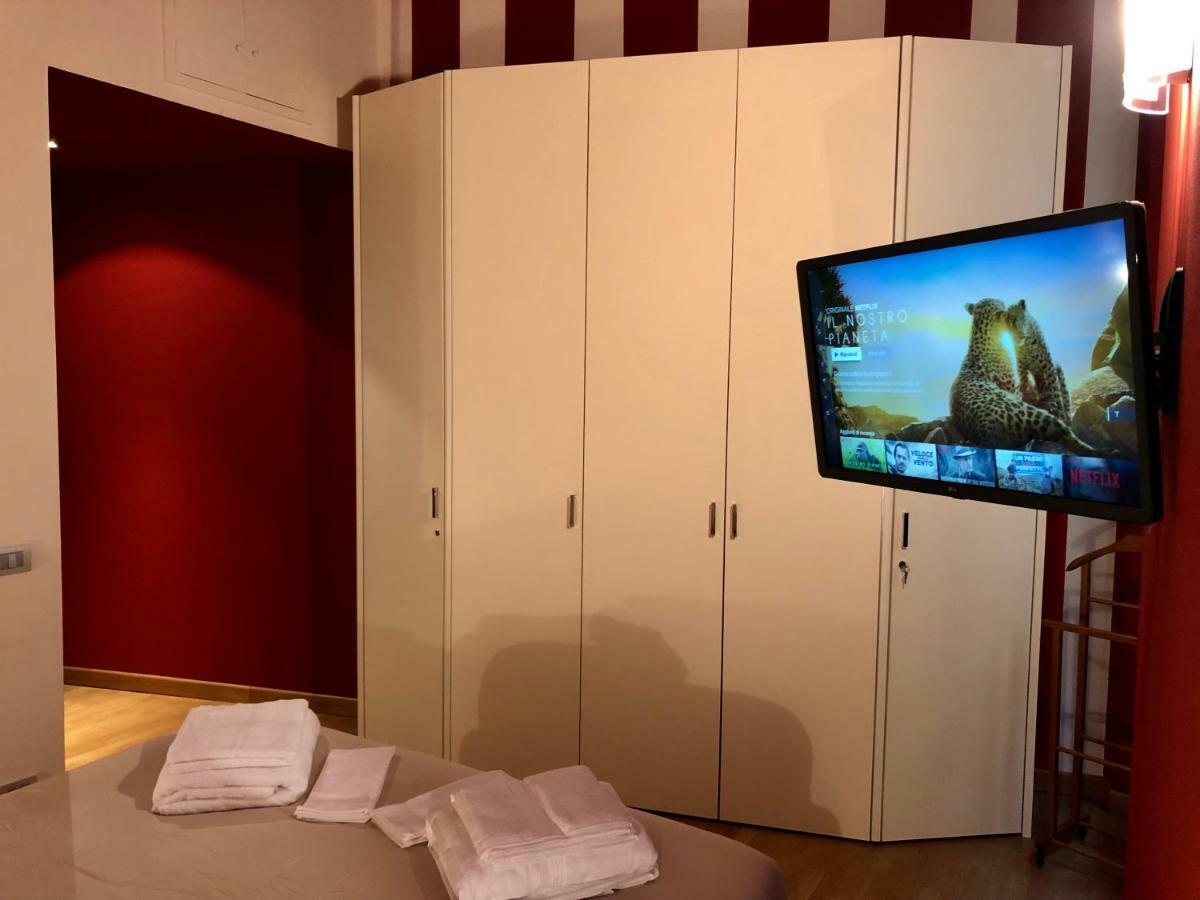 La Via Degli Artisti Apartman Arona Kültér fotó