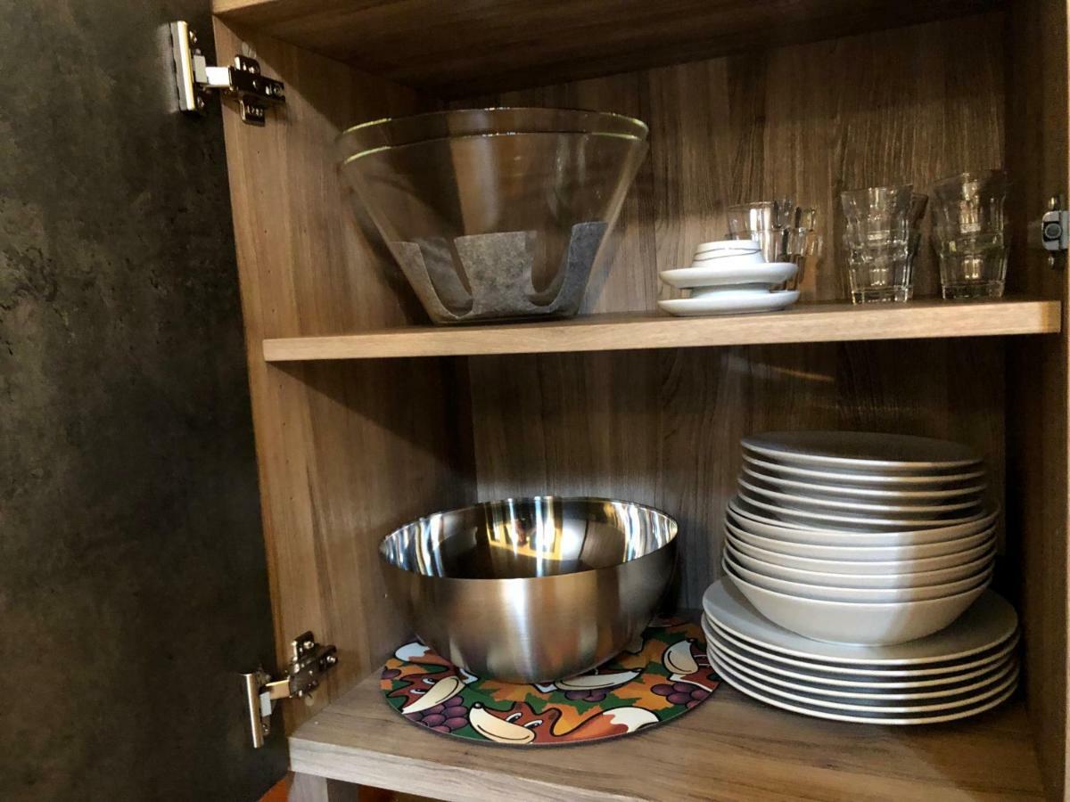 La Via Degli Artisti Apartman Arona Kültér fotó