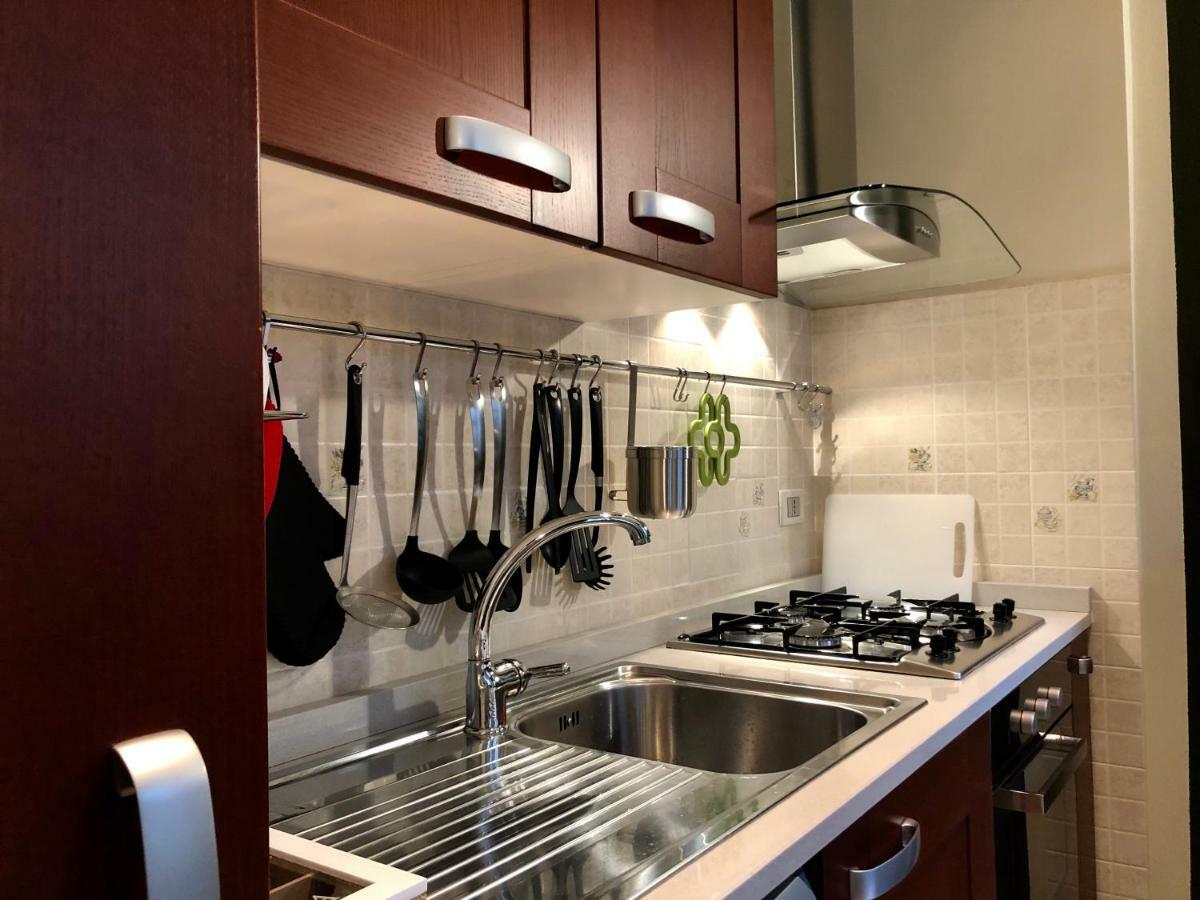 La Via Degli Artisti Apartman Arona Kültér fotó