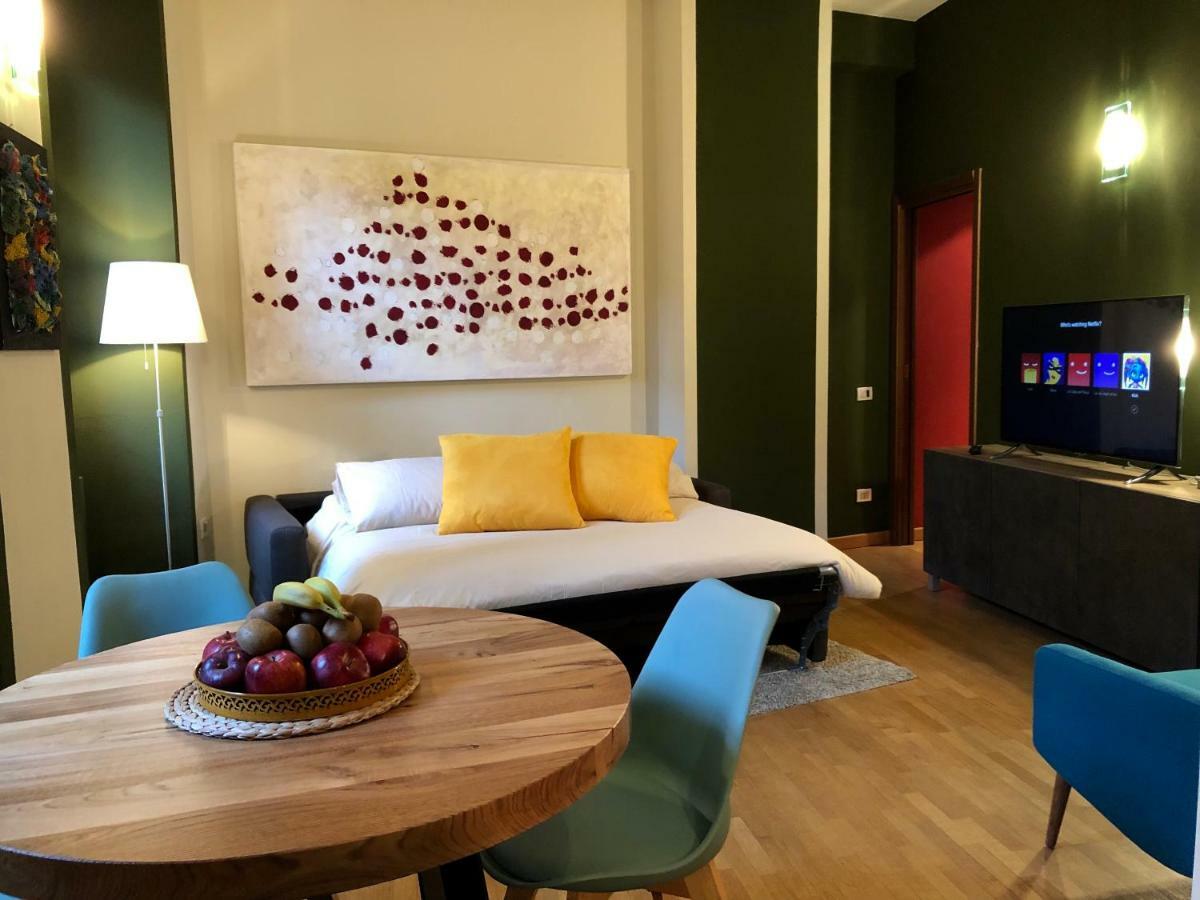 La Via Degli Artisti Apartman Arona Kültér fotó